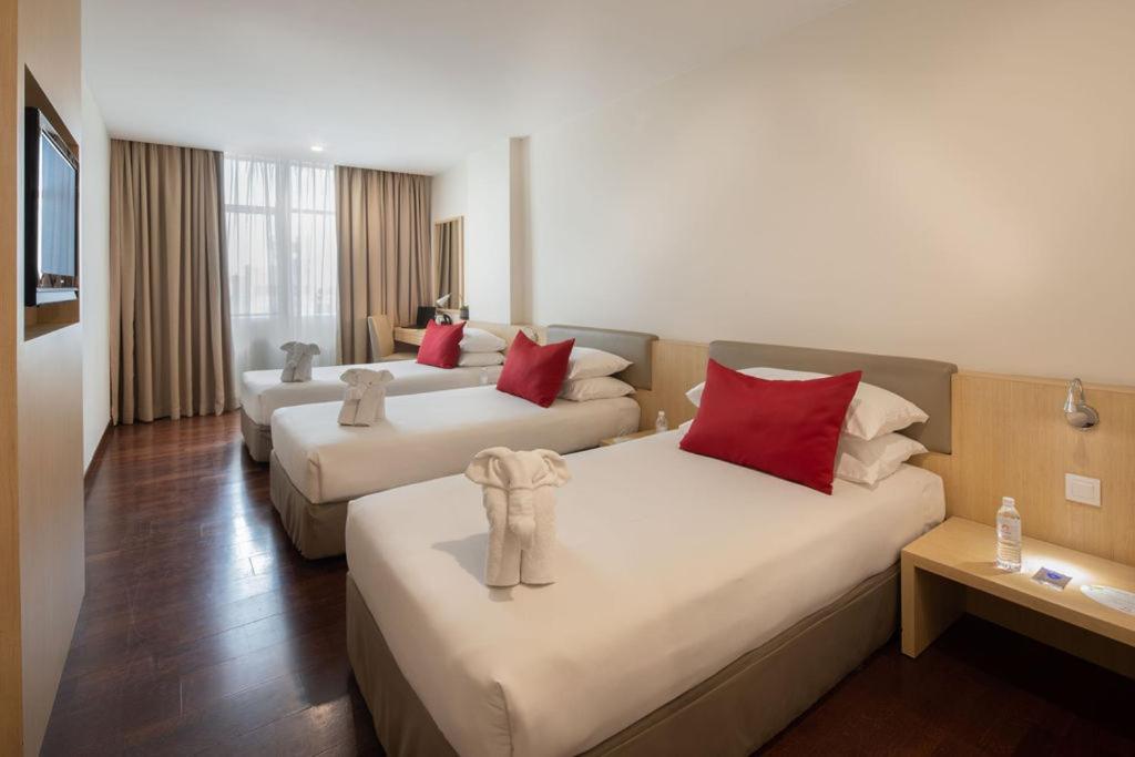 Rocana Hotel Kuantan Esterno foto