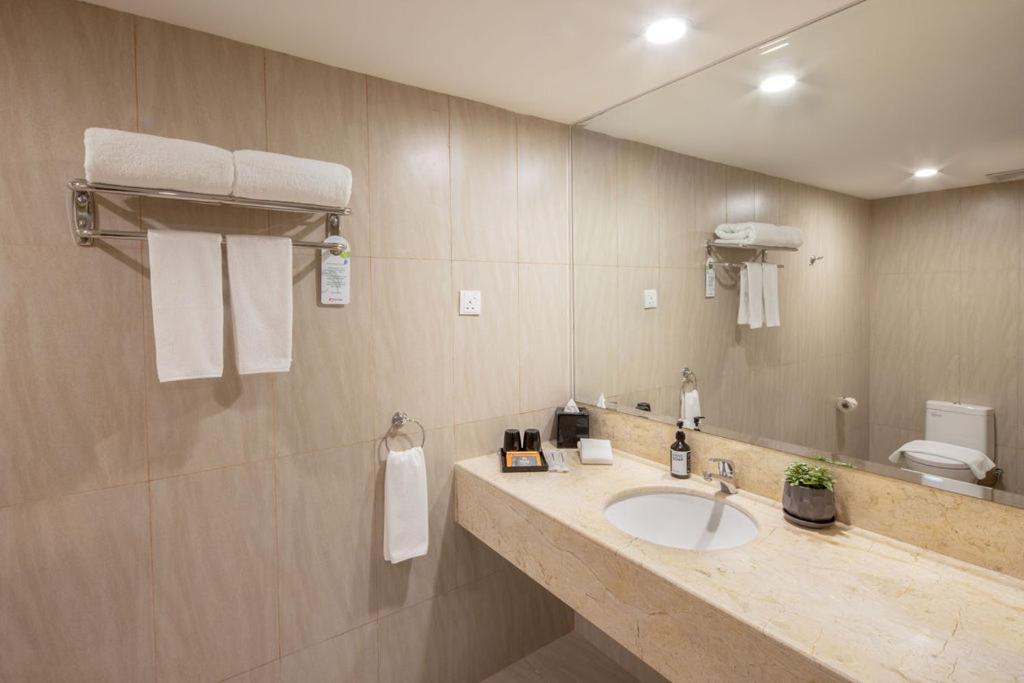 Rocana Hotel Kuantan Esterno foto