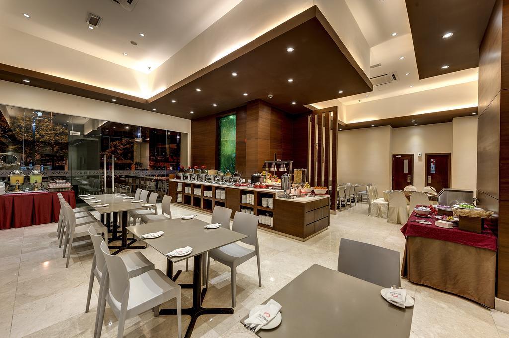 Rocana Hotel Kuantan Esterno foto
