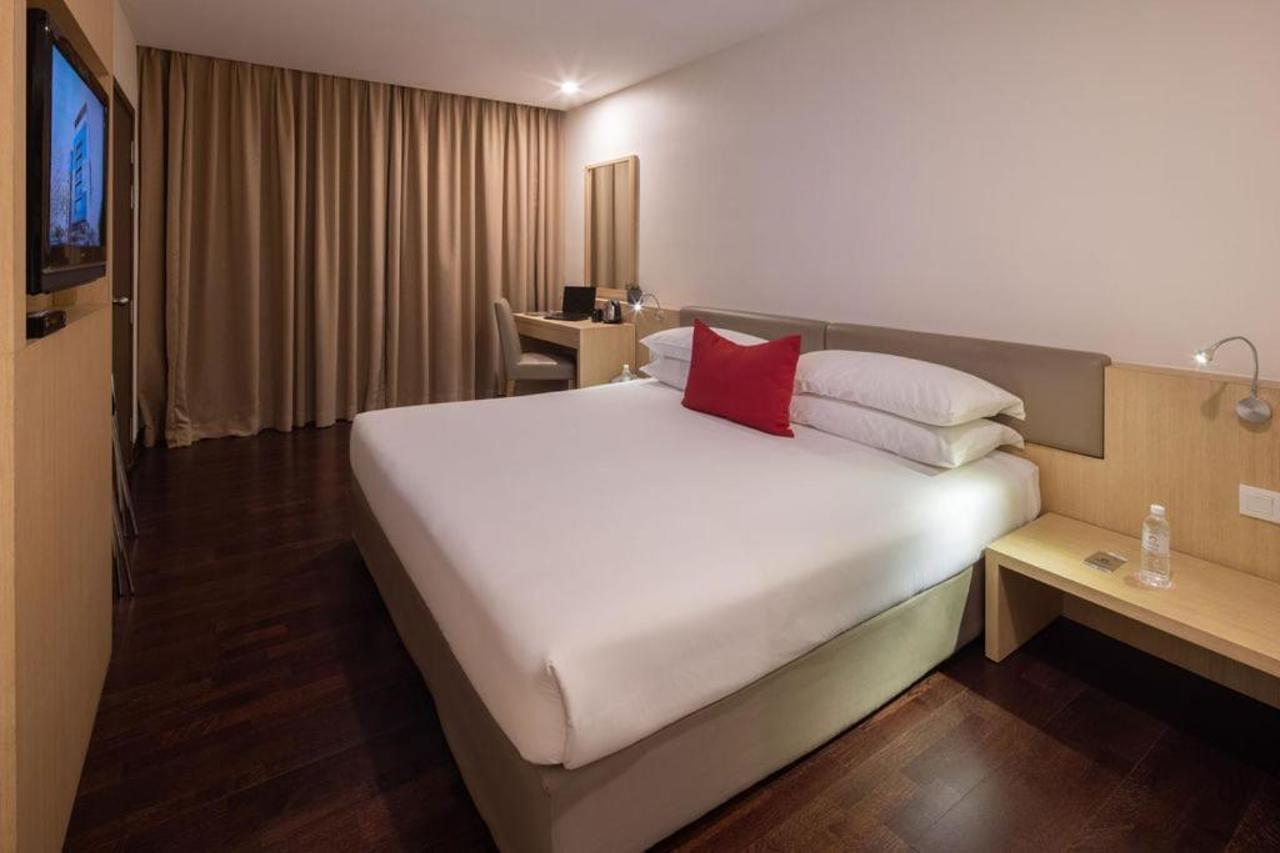 Rocana Hotel Kuantan Esterno foto