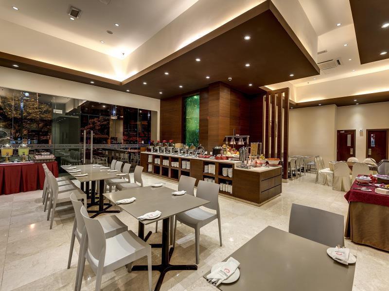 Rocana Hotel Kuantan Esterno foto